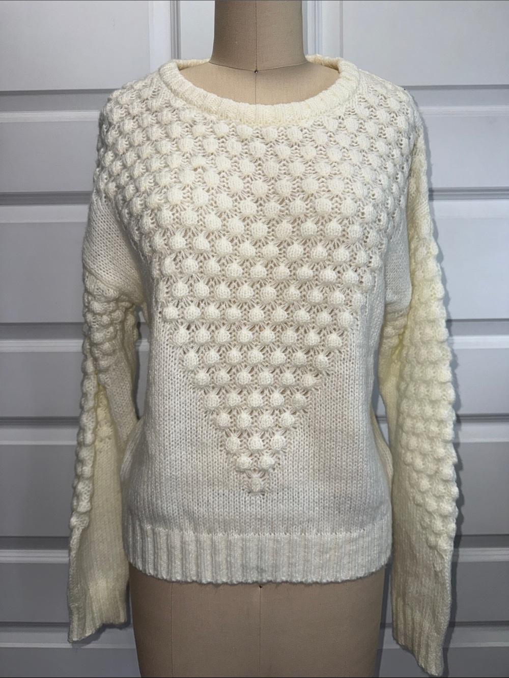 NEW NO TAGS Cream Bubble Stitch Crewneck Sweater - Women's